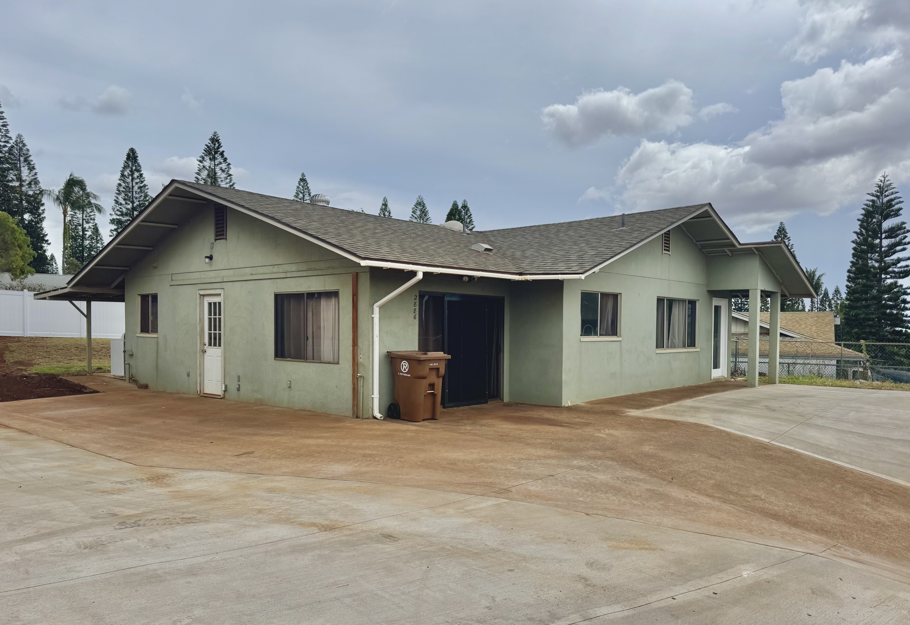 2886 Liholani Street - Studio